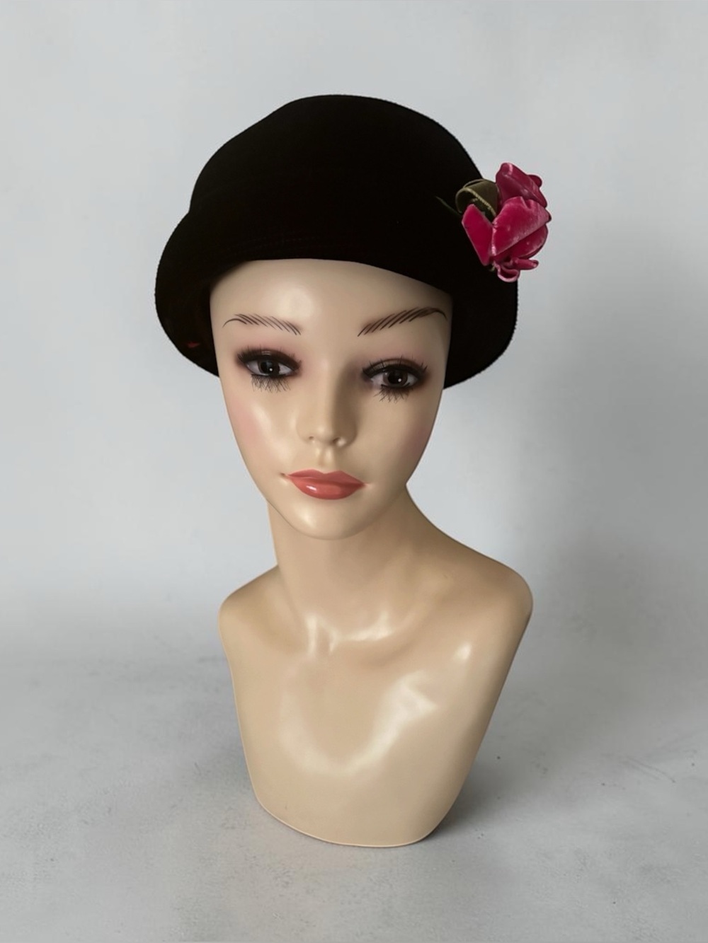 Vintage Rare Find Black Velvet Cloche Hat w/ pink Rose & Green Band